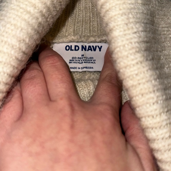 Old navy mock neck sleeveless sweater - Picture 3 of 3